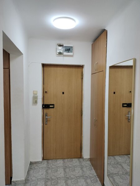 Obor, Stefan cel Mare, Mosilor langa metrou