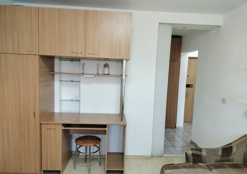Obor, Stefan cel Mare, Mosilor langa metrou